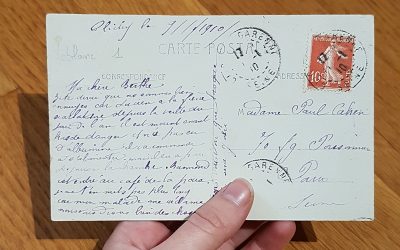 Une carte postale mystérieuse